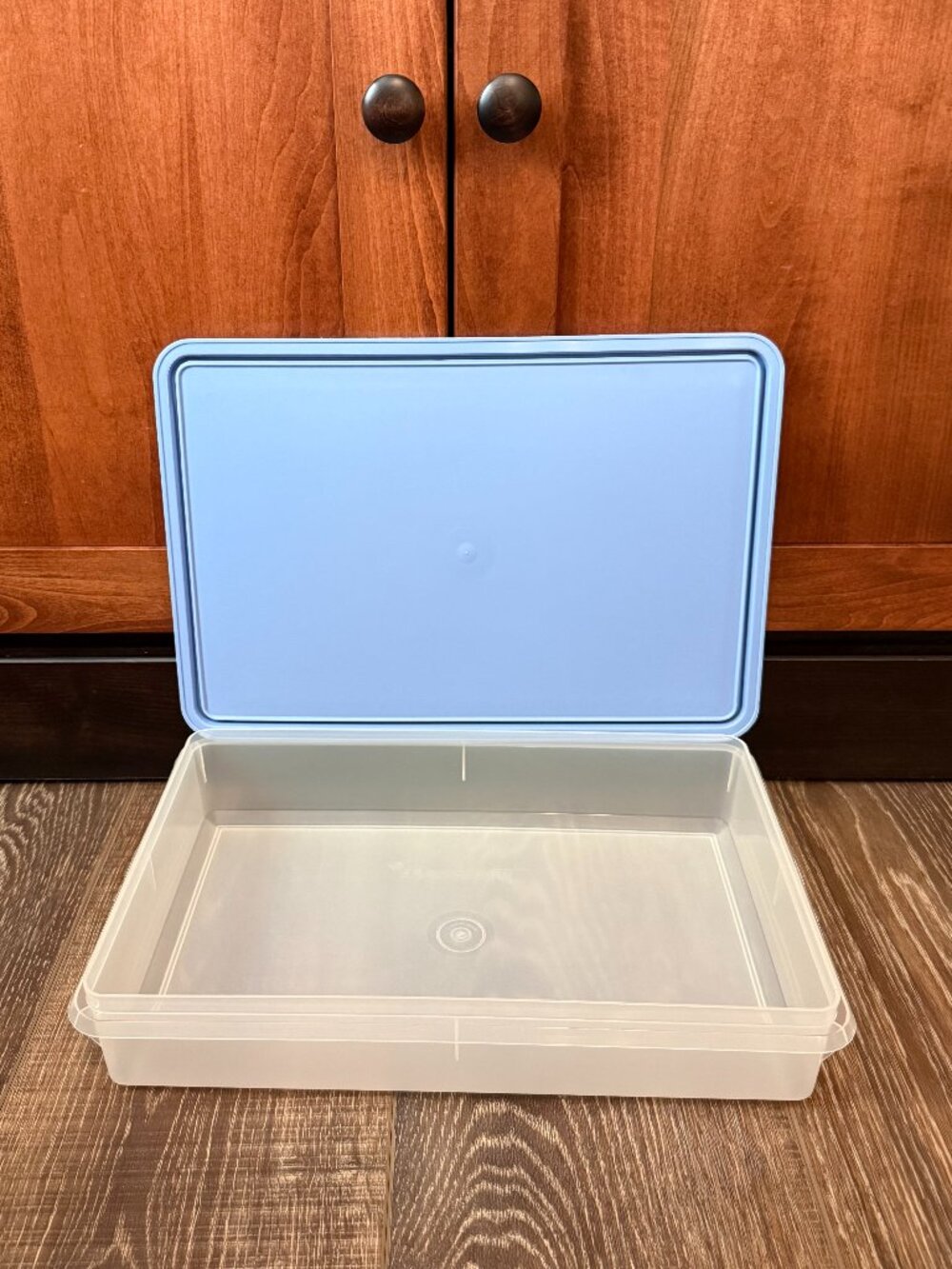 Tupperware Snack-Stor Rectangular Container - Picture 5 of 15